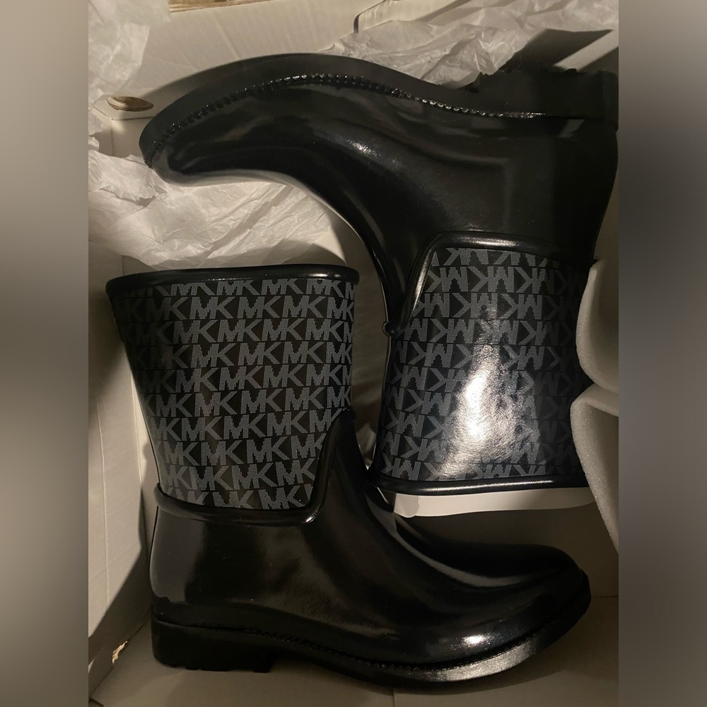 Michael kors rain boots